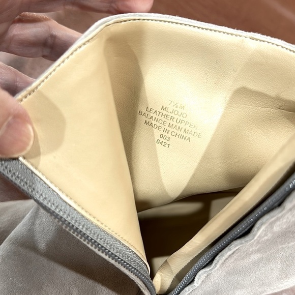 Marc Fisher LTD Jojo Pointed Toe Bootie Suede Leather light dove gray Sz 7.5 - Picture 9 of 11